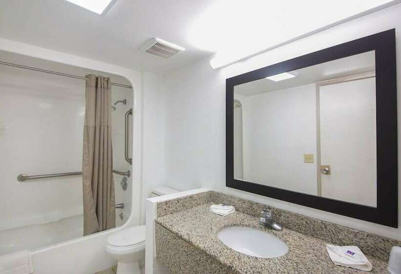 ２ダブルベッドのスタンダードルーム, OYO Hotel Baton Rouge East I-12