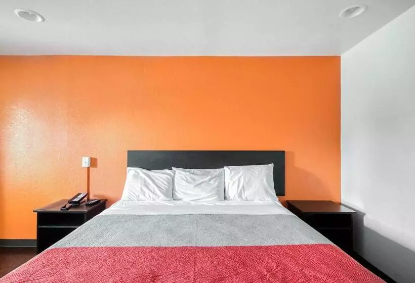 اتاق استاندارد با تخت بزرگ برای معلولان, OYO Hotel Baton Rouge East I-12