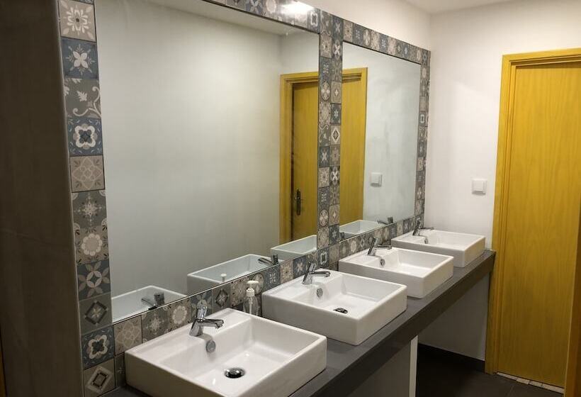 اتاق عادی با تخت دوبل, Vistas De Lisboa Hostel