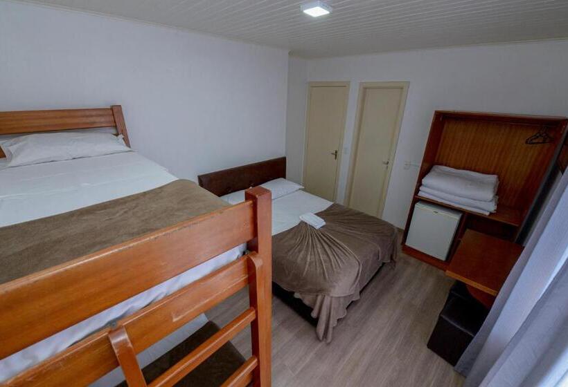 スタンダード４人部屋, Pousada Acacia Negra