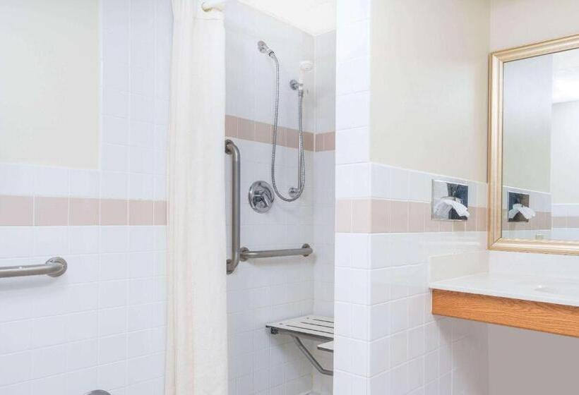 غرفة قياسية لذوى الاحتياجات الخاصة, Baymont By Wyndham Kasson Rochester Area