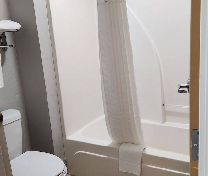 חדר סטנדרט שתי מיטות זוגיות, Days Inn By Wyndham Sulphur La