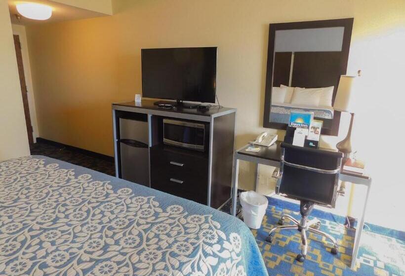 غرفة قياسية سرير كينج, Days Inn & Suites By Wyndham Pocahontas