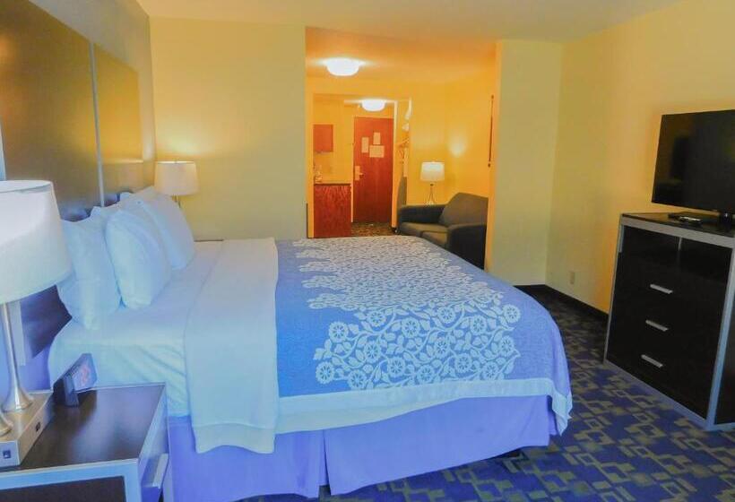 스위트 킹사이즈 침대, Days Inn & Suites By Wyndham Pocahontas