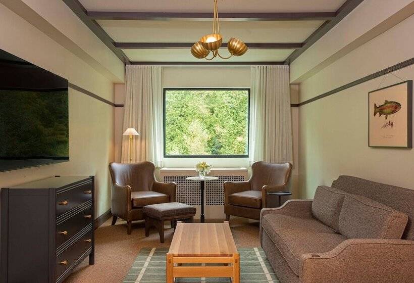 جناح, Grand Adirondack Hotel, Lake Placid, A Tribute Portfolio