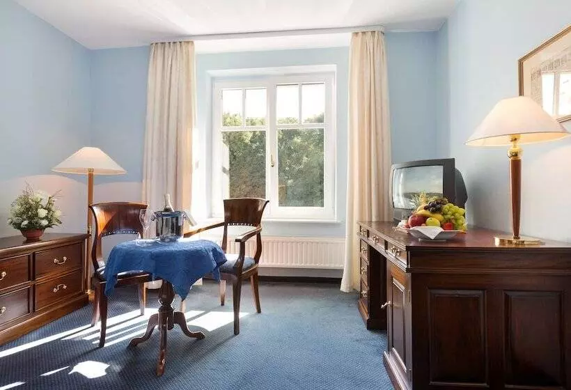 Standard Room, Schlosshotel Ralswiek