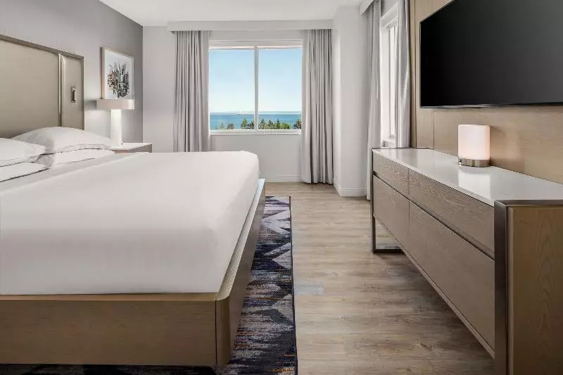 Deluxe Suite King Bed, Sheraton Duluth