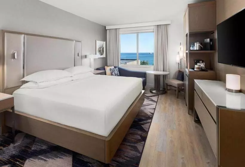اتاق استاندارد با تخت بزرگ, Sheraton Duluth