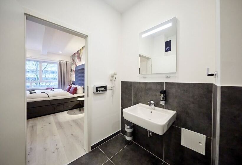 חדר סטנדרט, Smarty Cologne Dom Hotel   Boardinghouse   Kontaktloser Self Check In