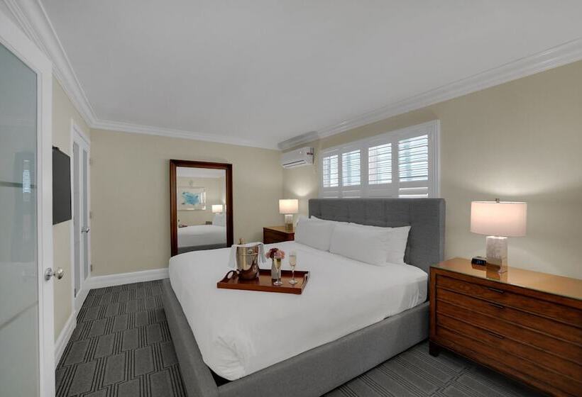 Номер Стандарт, The Pillars Hotel & Club