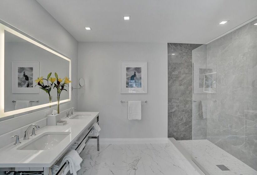 Номер Стандарт, The Pillars Hotel & Club