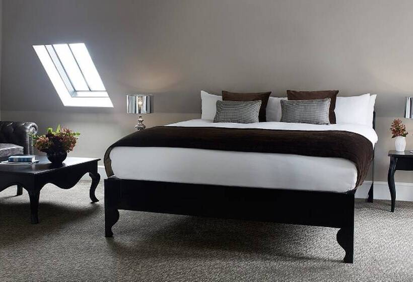 جناح, The Westbridge Hotel Stratford