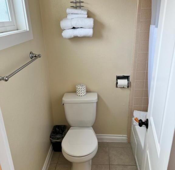 غرفة قياسية سرير كينج, Timbers Inn And Suites