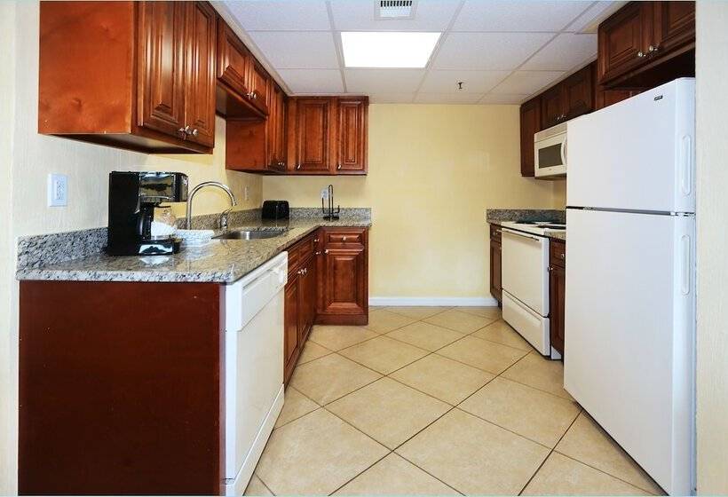 شقة غرفتين, Tropic Sun Towers