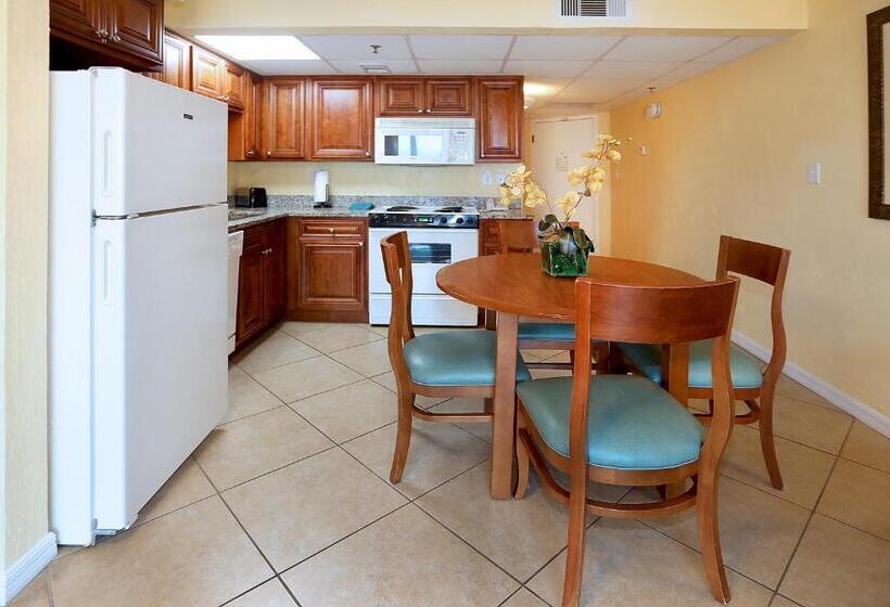 شقة غرفة واحدة, Tropic Sun Towers