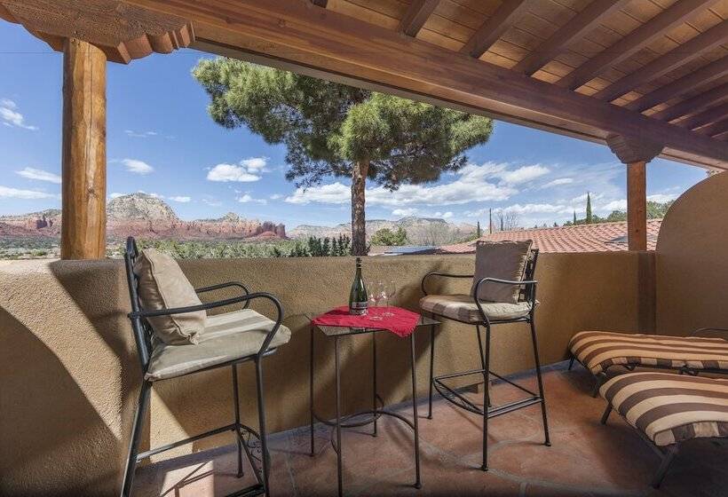 سوییت با چشمانداز کوه, A Sunset Chateau