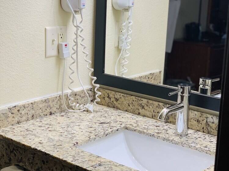 غرفة ديلوكس, Americinn By Wyndham Kewanee