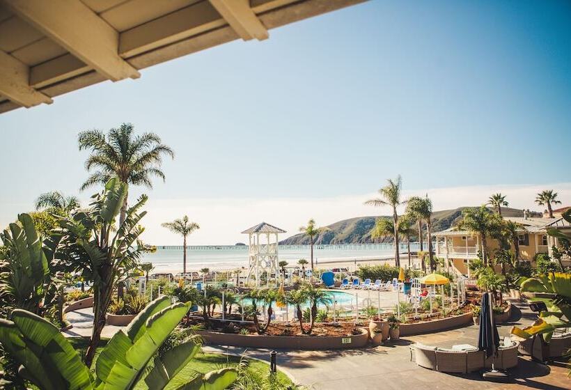 جناح مطلّ علي حمام السباحة, Avila Lighthouse Suites