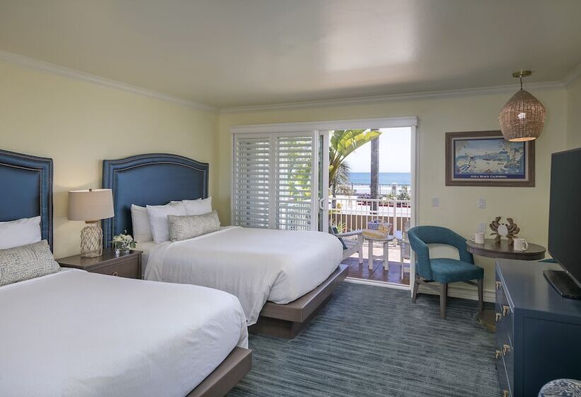 جناح مطلّ علي حمام السباحة, Avila Lighthouse Suites