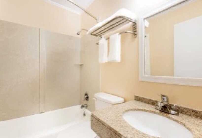 Номер Стандарт 2 Двуспальные Кровати, Budget Inn Mifflintown