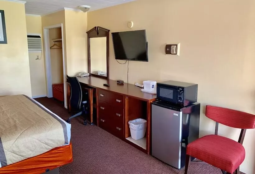 ２ダブルベッドのスタンダードルーム, Budget Inn Mifflintown