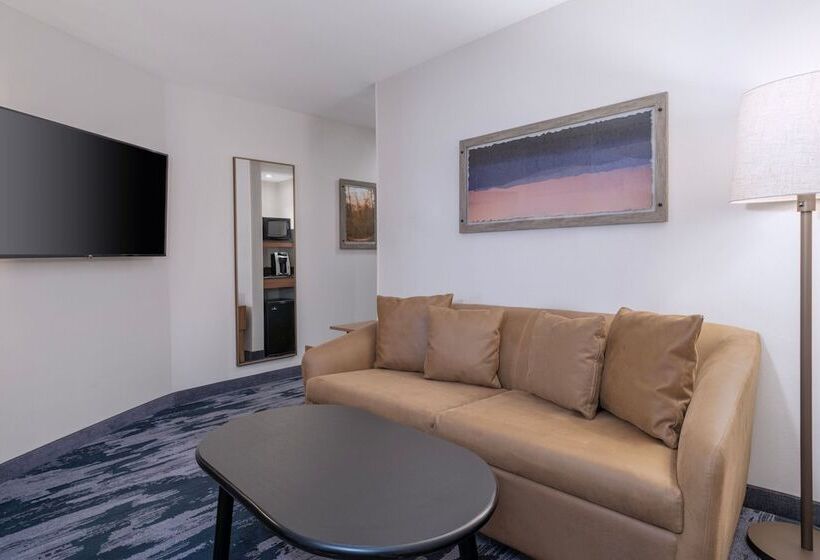 行政套房, Fairfield Inn & Suites Denton