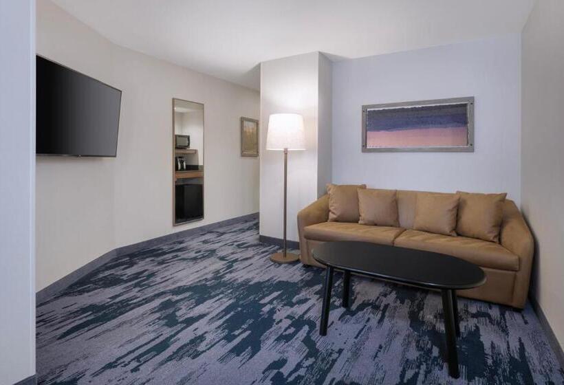 带双人大床的行政管理套房, Fairfield Inn & Suites Denton