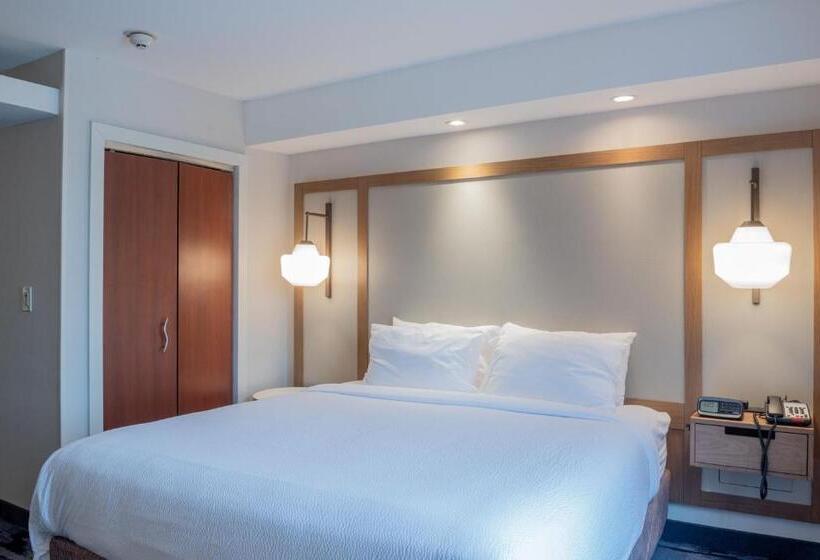 带双人大床的行政管理套房, Fairfield Inn & Suites Denton