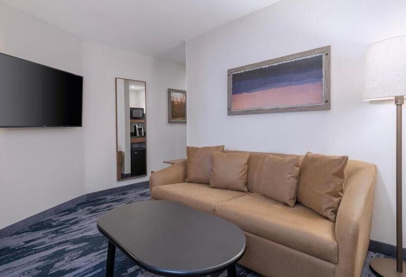 行政套房, Fairfield Inn & Suites Denton