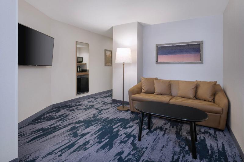 行政套房, Fairfield Inn & Suites Denton