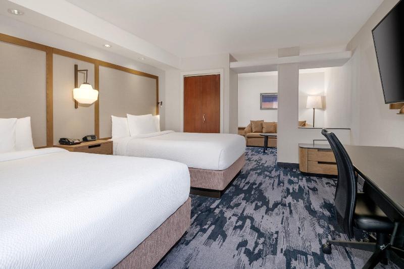 行政套房, Fairfield Inn & Suites Denton