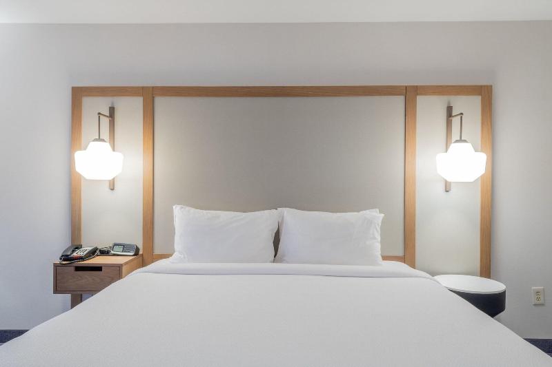 带双人大床的行政管理套房, Fairfield Inn & Suites Denton