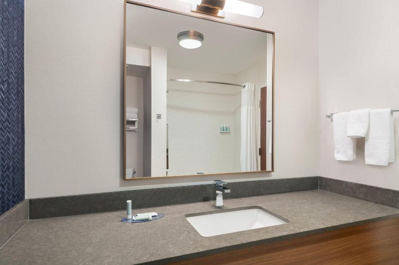 带双人大床的行政管理套房, Fairfield Inn & Suites Denton