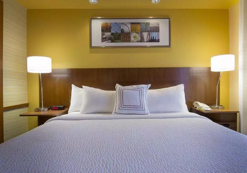 キングサイズベッドのスタンダードルーム, Fairfield Inn And Suites By Marriott Tifton