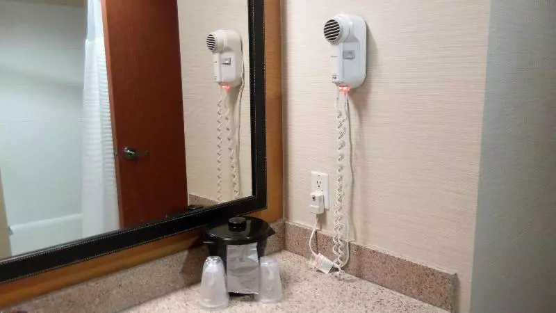キングサイズベッドのスタンダードルーム, Fairfield Inn And Suites By Marriott Tifton