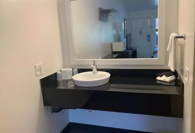 キングサイズベッドのデラックスルーム, Motel 6 Yakima, Wa   Downtown