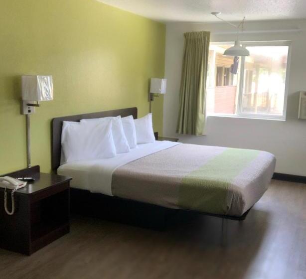 キングサイズベッドのデラックスルーム, Motel 6 Yakima, Wa   Downtown