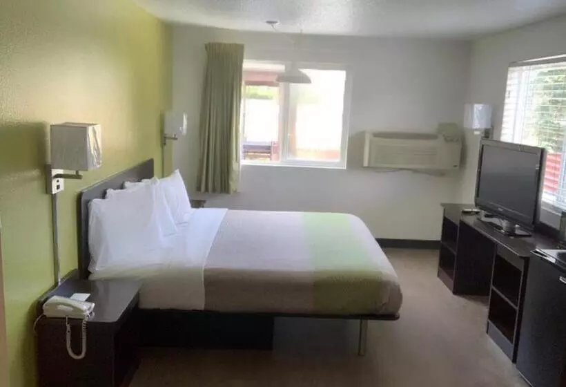 キングサイズベッドのデラックスルーム, Motel 6 Yakima, Wa   Downtown