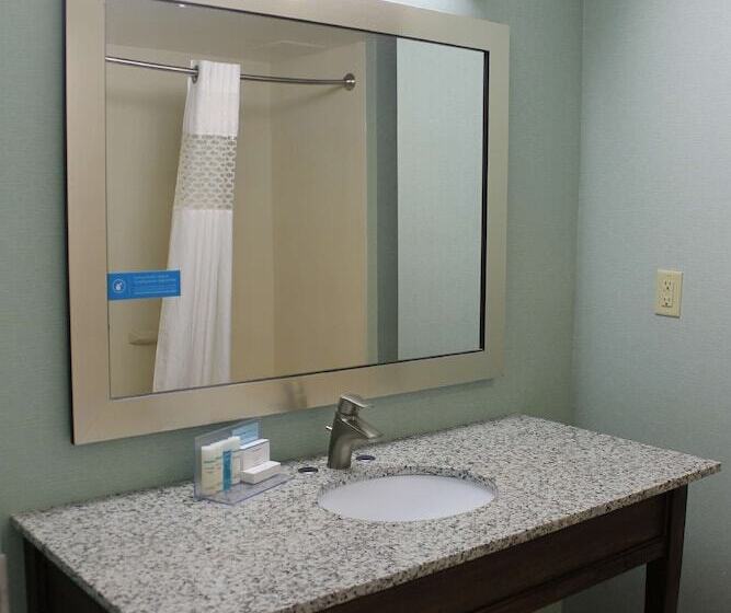 غرفة قياسية, Hampton Inn Dahlgren