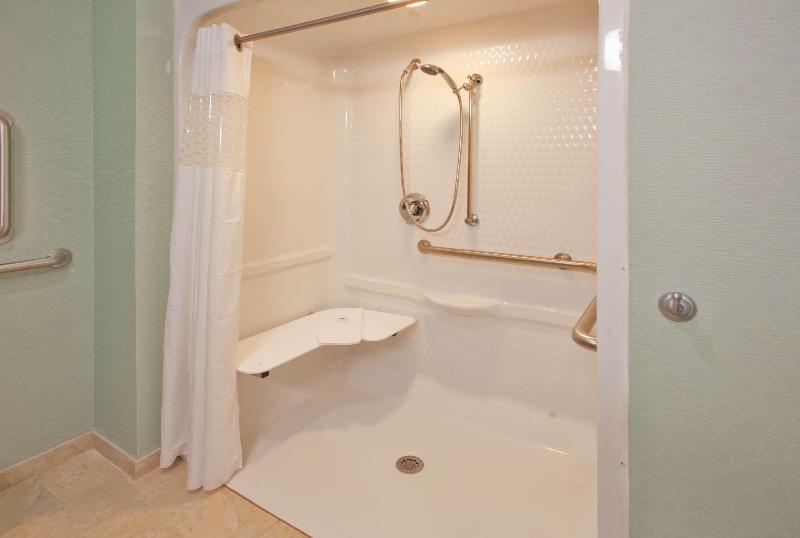 غرفة قياسية سرير كينج, Hampton Inn Dahlgren