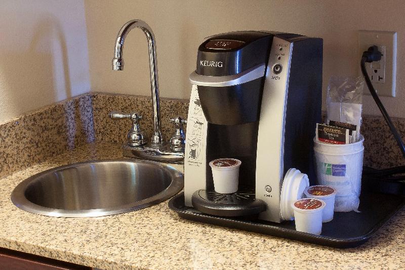 Люкс Кровать Кинг, Holiday Inn Express & Suites Youngstown West   Austintown By Ihg