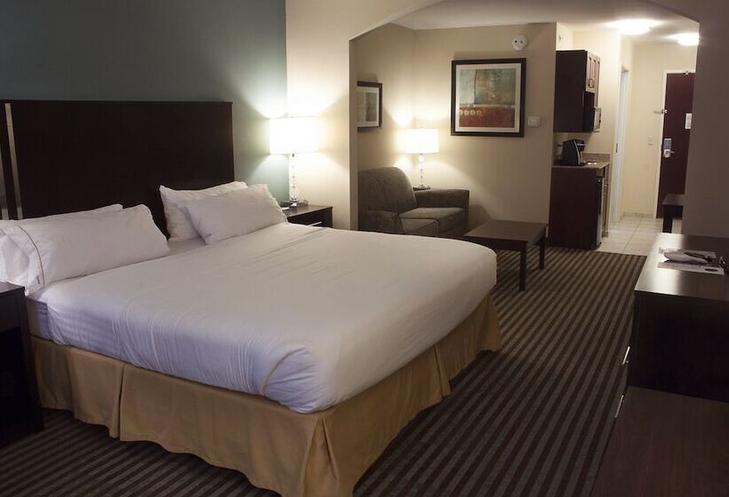 Люкс, Holiday Inn Express & Suites Youngstown West   Austintown By Ihg