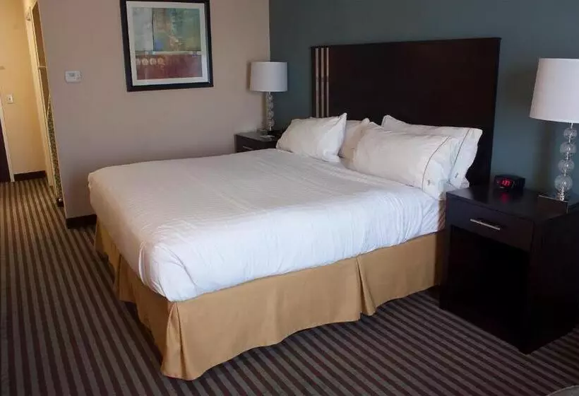 Standard-huone King-vuode, Holiday Inn Express & Suites Youngstown West Austintown By Ihg