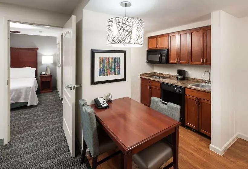 スイート, Homewood Suites By Hilton Denton