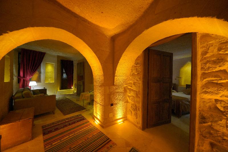 غرفة قياسية, Santiago