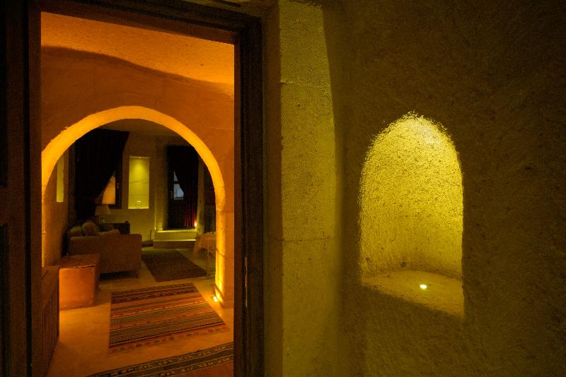 غرفة قياسية, Santiago