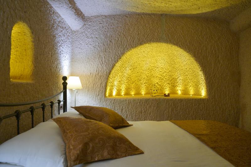 غرفة قياسية, Santiago