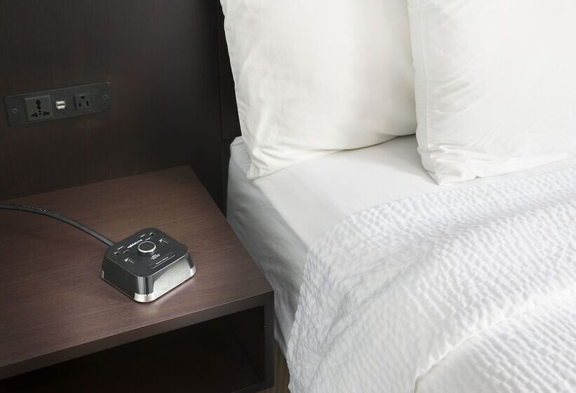 جناح, Luxbury Inn & Suites