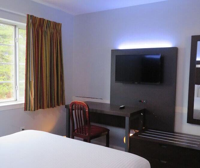 جناح, Luxbury Inn & Suites