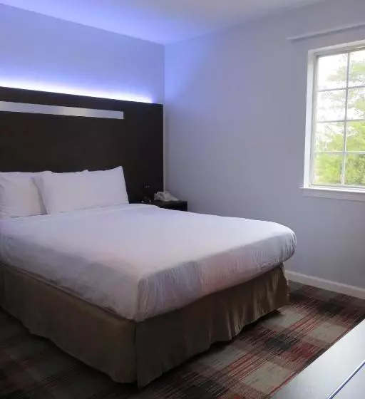 スイート, Luxbury Inn & Suites